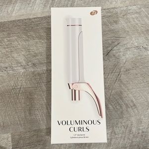 T3 Voluminous Curls 1.5” Clip Barrel
